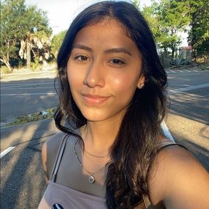 Meet your Posher, Stephany